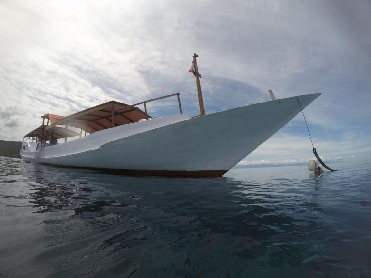 Maleo Moyo Hotel & Dive Resort Sebaru Exterior foto