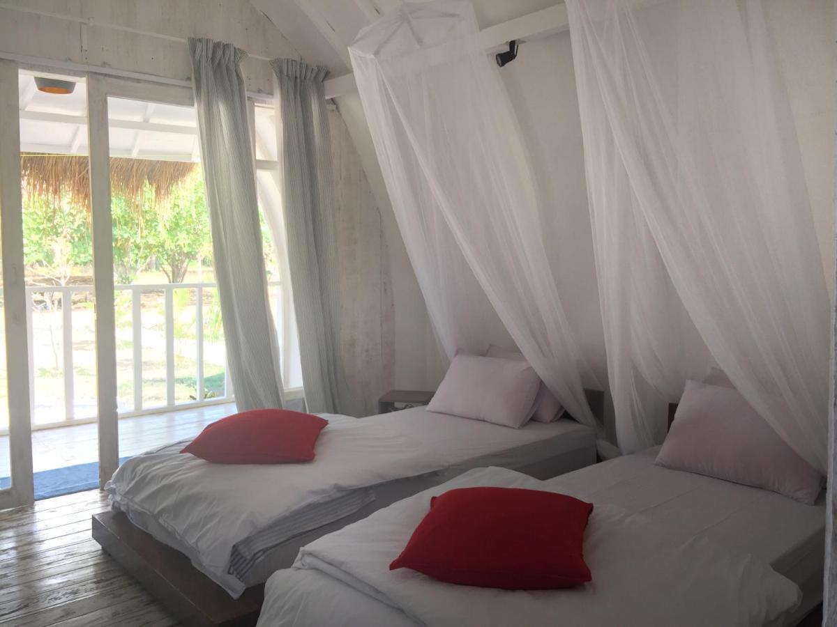 Maleo Moyo Hotel & Dive Resort Sebaru Exterior foto
