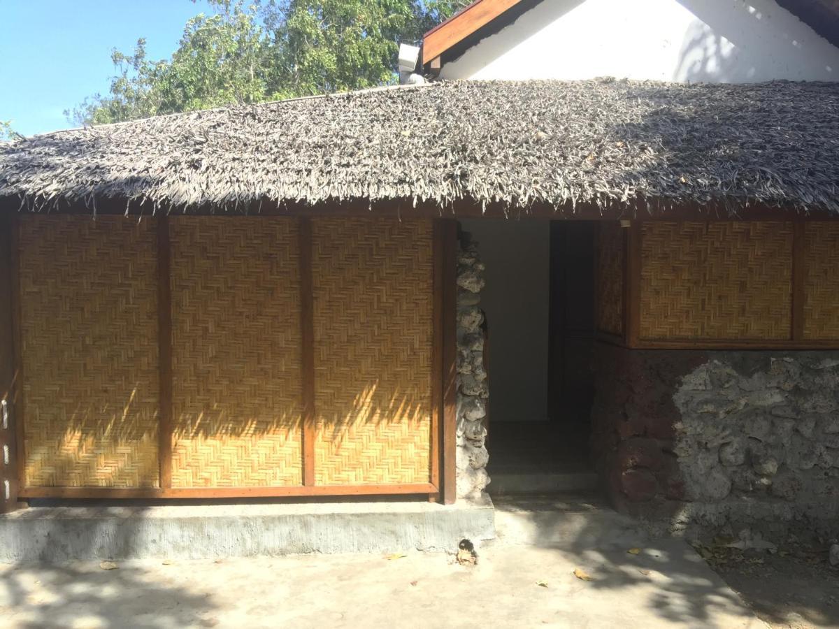 Maleo Moyo Hotel & Dive Resort Sebaru Exterior foto