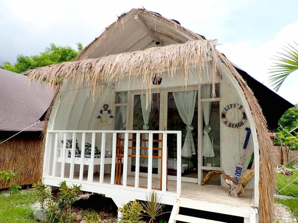 Maleo Moyo Hotel & Dive Resort Sebaru Exterior foto