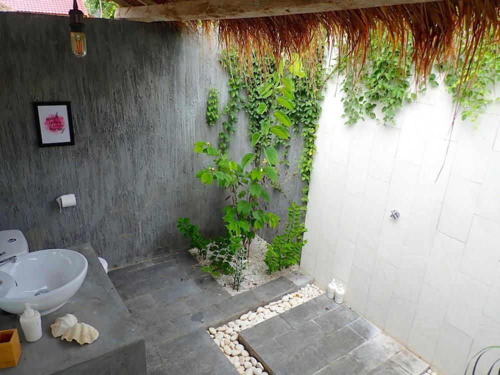 Maleo Moyo Hotel & Dive Resort Sebaru Exterior foto
